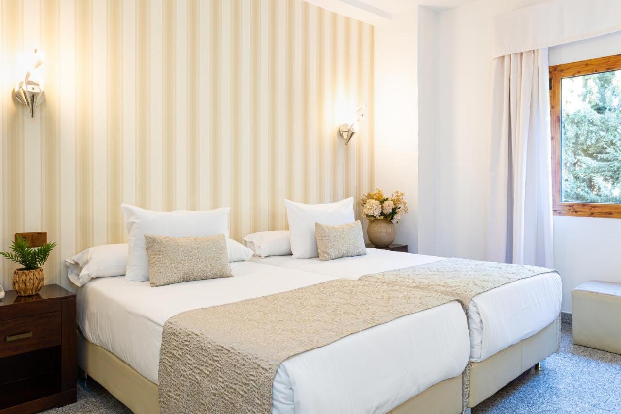 Hotel Plaza Del Castillo มาลากา ภายนอก รูปภาพ