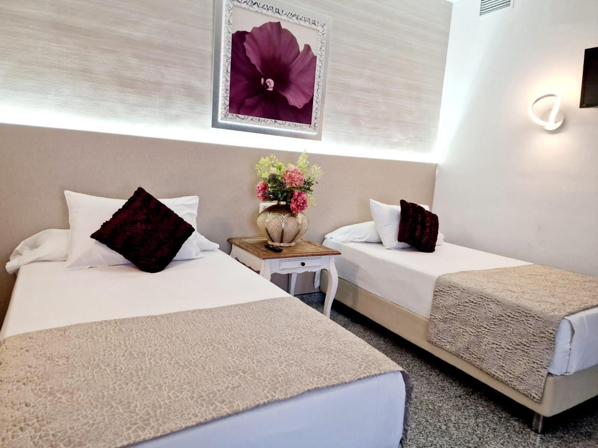 Hotel Plaza Del Castillo มาลากา ภายนอก รูปภาพ
