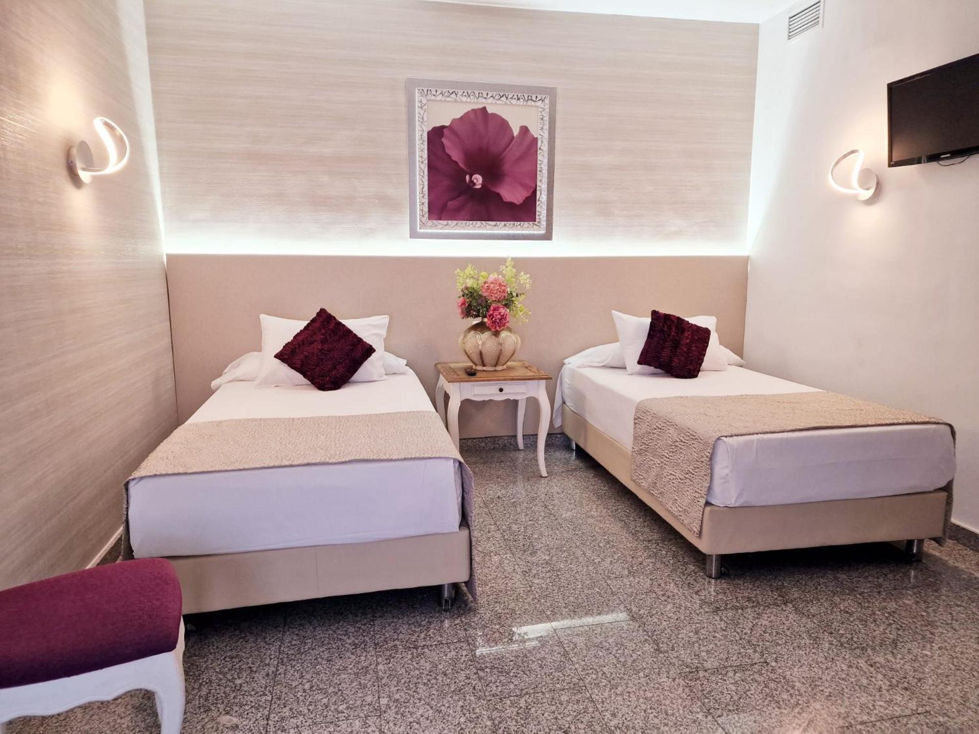 Hotel Plaza Del Castillo มาลากา ภายนอก รูปภาพ