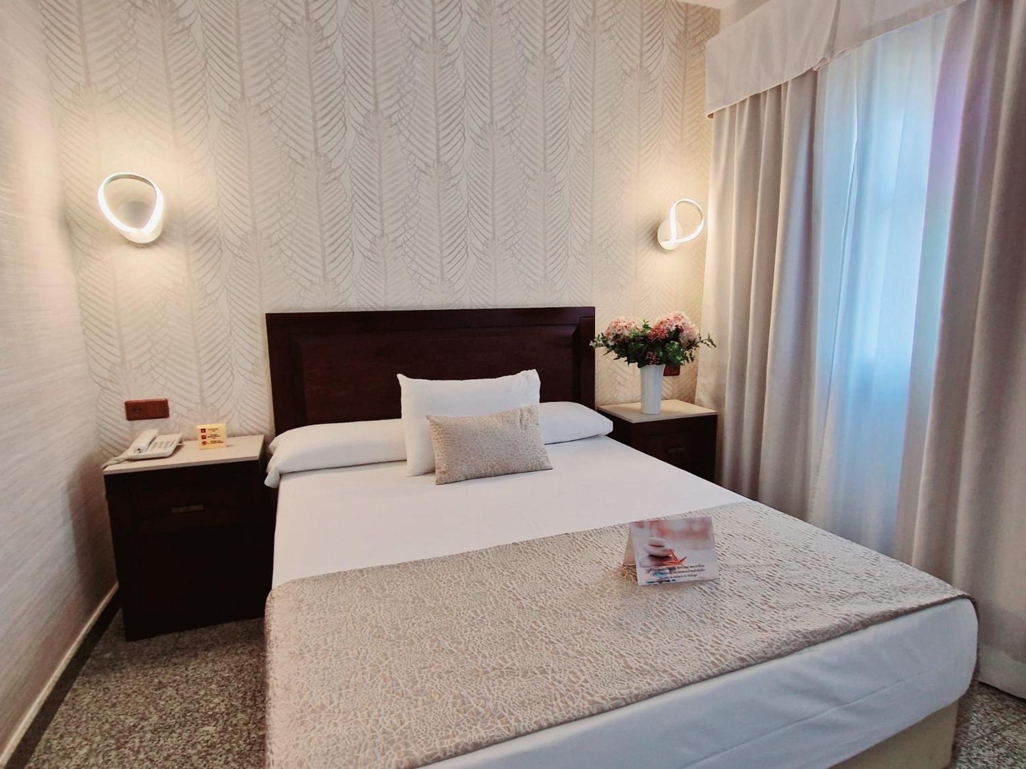 Hotel Plaza Del Castillo มาลากา ภายนอก รูปภาพ